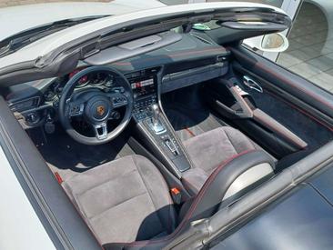 Porsche 991 GTS — photo 9