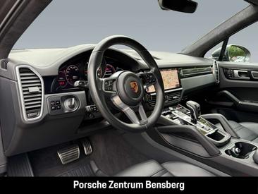 Porsche Cayenne III GTS — photo 17