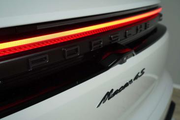 Porsche Macan 4S — photo 12