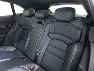Porsche Taycan Cross Turismo — photo 28
