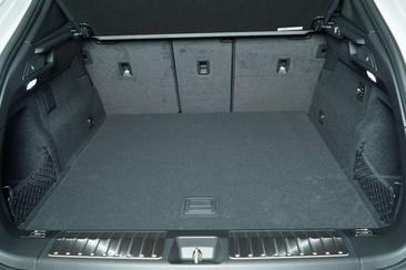 Porsche Macan 4S — photo 16
