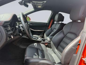 Porsche Macan Electrique Base — photo 9