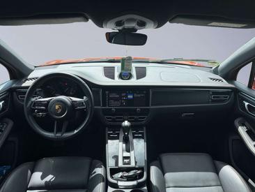 Porsche Macan Electrique Base — photo 11