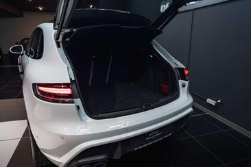 Porsche Macan Electrique S — photo 18