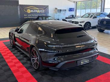 Porsche Taycan — photo 8