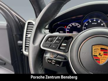 Porsche Cayenne III GTS — photo 27