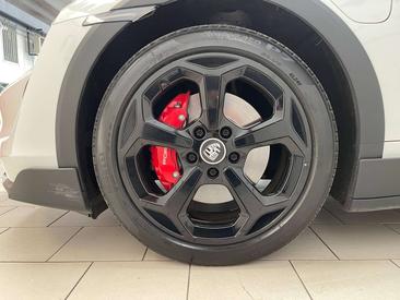 Porsche Taycan — photo 11