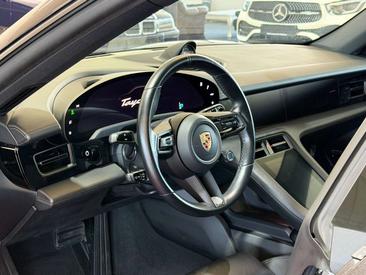 Porsche Taycan — photo 13