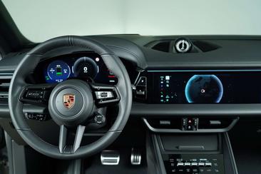 Porsche Macan 4S — photo 24