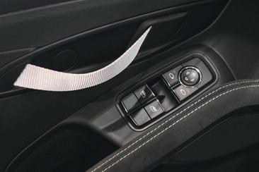 Porsche 718 Cayman GT4 — photo 22
