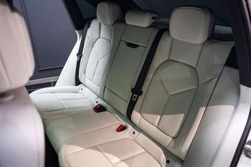 Porsche Macan Electrique S — photo 23