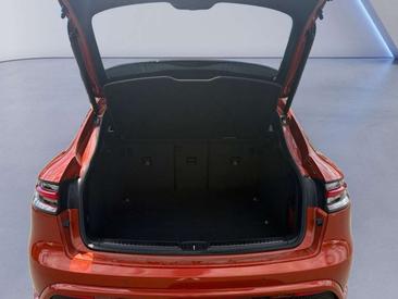Porsche Macan Electrique Base — photo 20