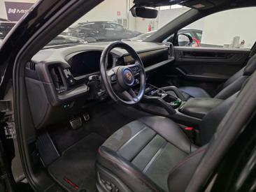Porsche Cayenne III GTS — photo 9