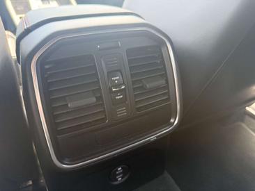 Porsche Macan Electrique Base — photo 21
