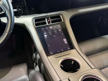 Porsche Taycan — photo 17