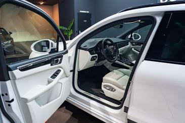 Porsche Macan Electrique S — photo 24