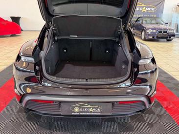 Porsche Taycan — photo 18