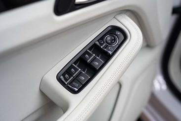 Porsche Macan Electrique S — photo 26