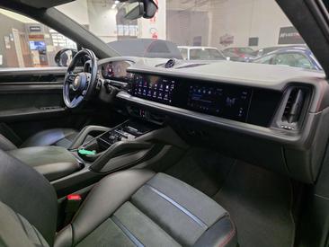 Porsche Cayenne III GTS — photo 13