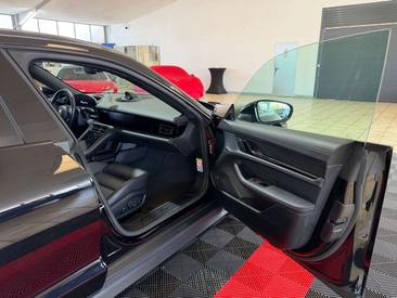 Porsche Taycan — photo 23