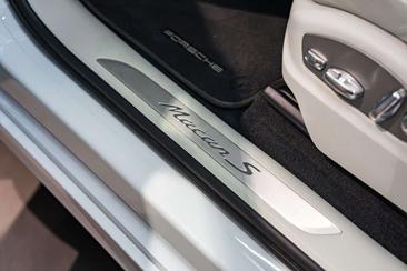 Porsche Macan Electrique S — photo 28
