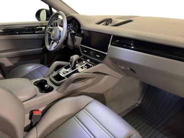 Porsche Cayenne III — photo 10