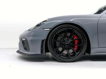 Porsche 718 Cayman GT4 — photo 6
