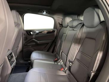 Porsche Cayenne III — photo 12