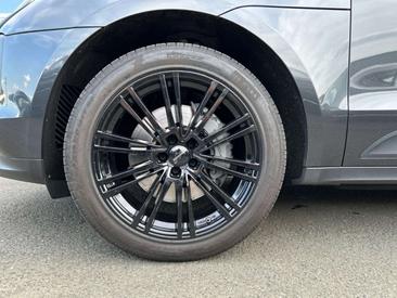Porsche Macan Electrique S — photo 6