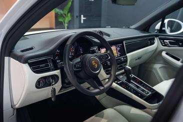 Porsche Macan Electrique S — photo 30