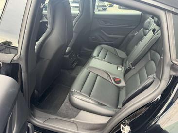 Porsche Taycan — photo 18