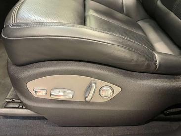 Porsche Macan Electrique Base — photo 9