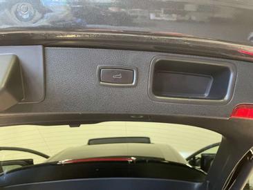 Porsche Macan Electrique Base — photo 10
