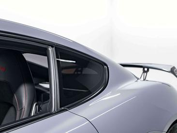 Porsche 718 Cayman GT4 — photo 13
