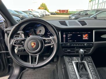 Porsche Macan Electrique S — photo 11