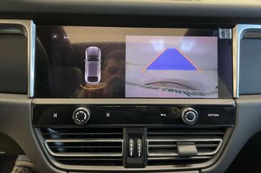Porsche Macan Electrique Base — photo 11