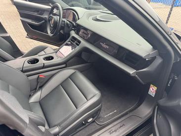 Porsche Taycan — photo 20