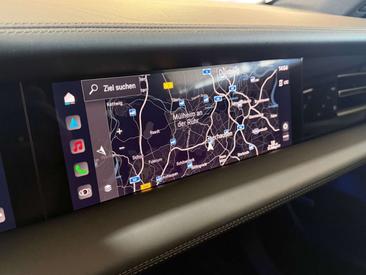Porsche Taycan — photo 37
