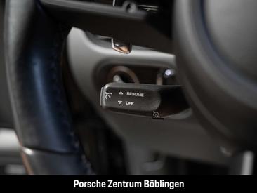 Porsche Macan Electrique S — photo 24