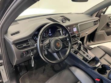 Porsche Macan Electrique Base — photo 14