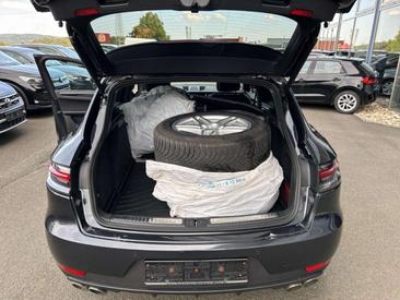 Porsche Macan Electrique S — photo 16