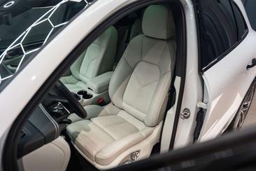 Porsche Macan Electrique S — photo 33
