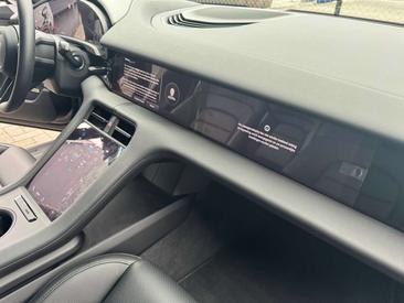 Porsche Taycan — photo 22