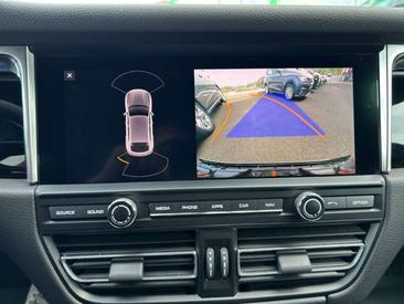 Porsche Macan Electrique S — photo 18