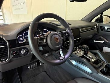 Porsche Cayenne III Turbo — photo 7
