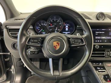 Porsche Macan Electrique Base — photo 19