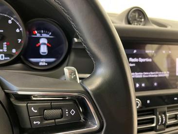 Porsche Macan Electrique Base — photo 22