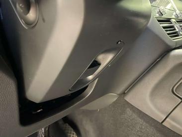 Porsche Macan Electrique Base — photo 23
