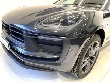 Porsche Macan Electrique Base — photo 24