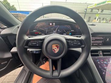 Porsche Taycan — photo 26